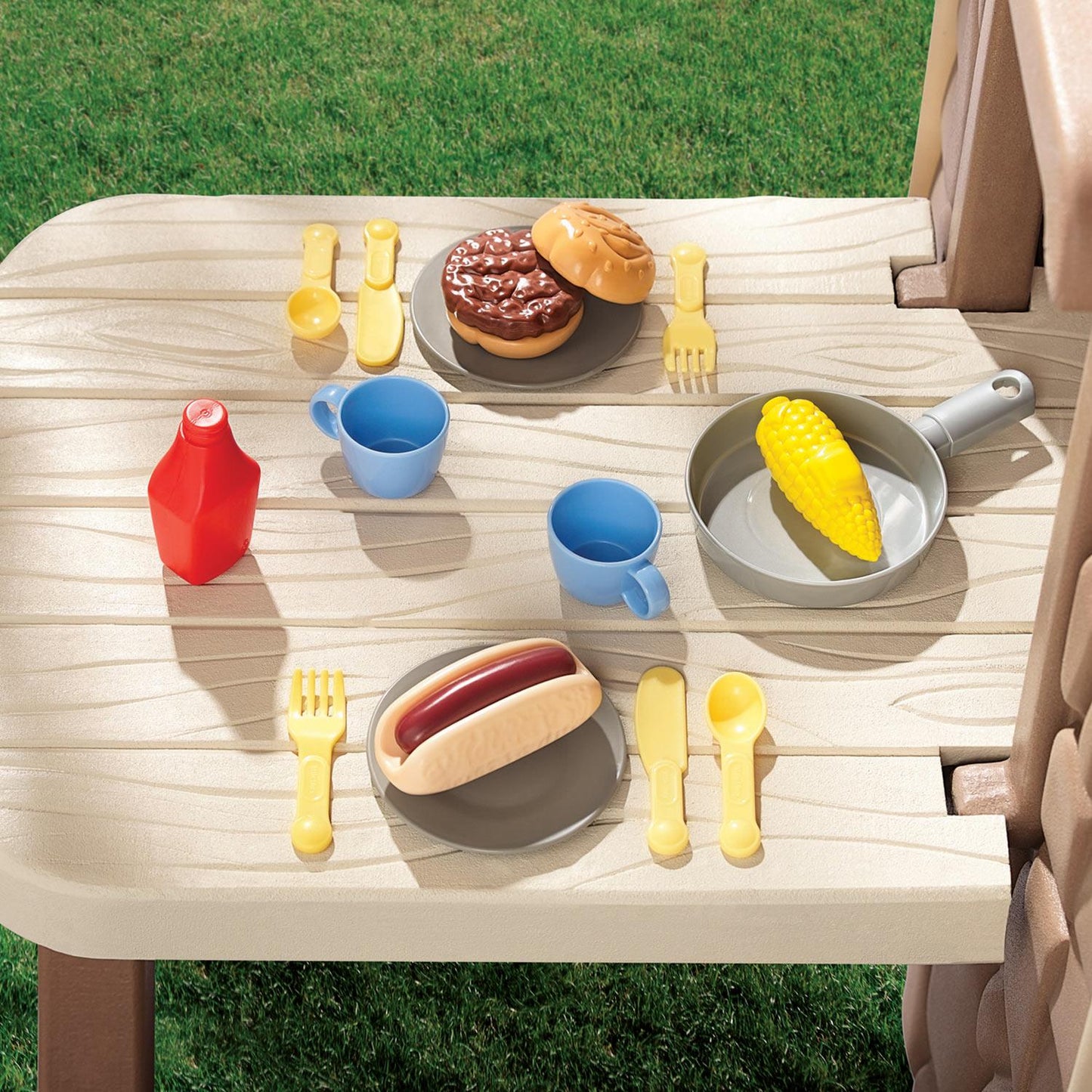 Little Tikes Picnic on the Patio Playhouse | Trending