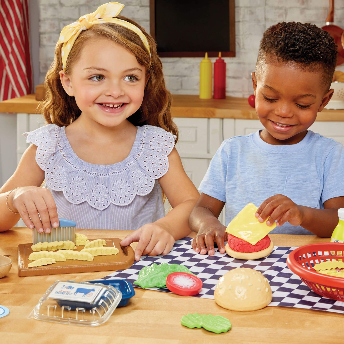 Little Tikes Creative Chefs Cheeseburger and Fries Kit | Signature