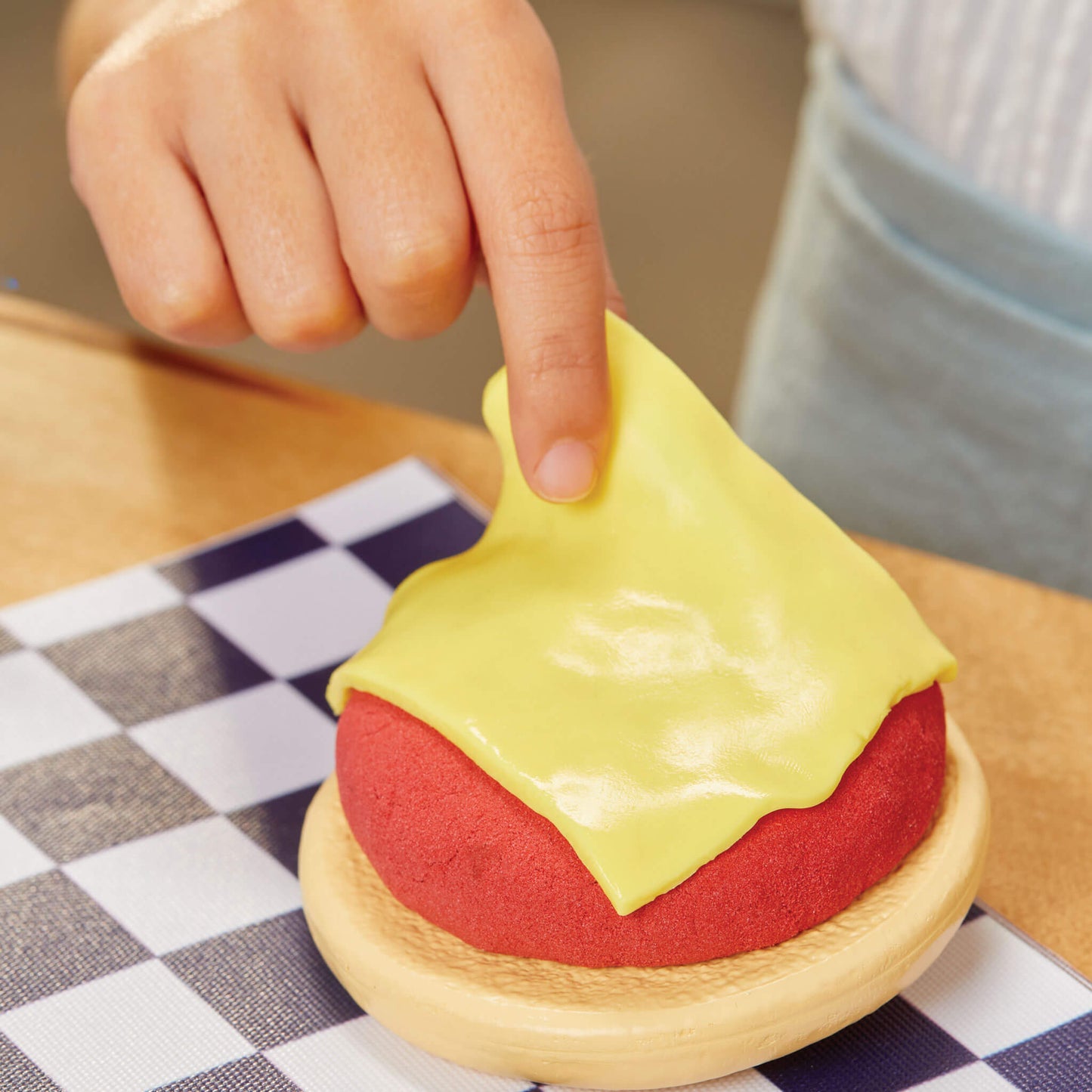 Little Tikes Creative Chefs Cheeseburger and Fries Kit | Signature