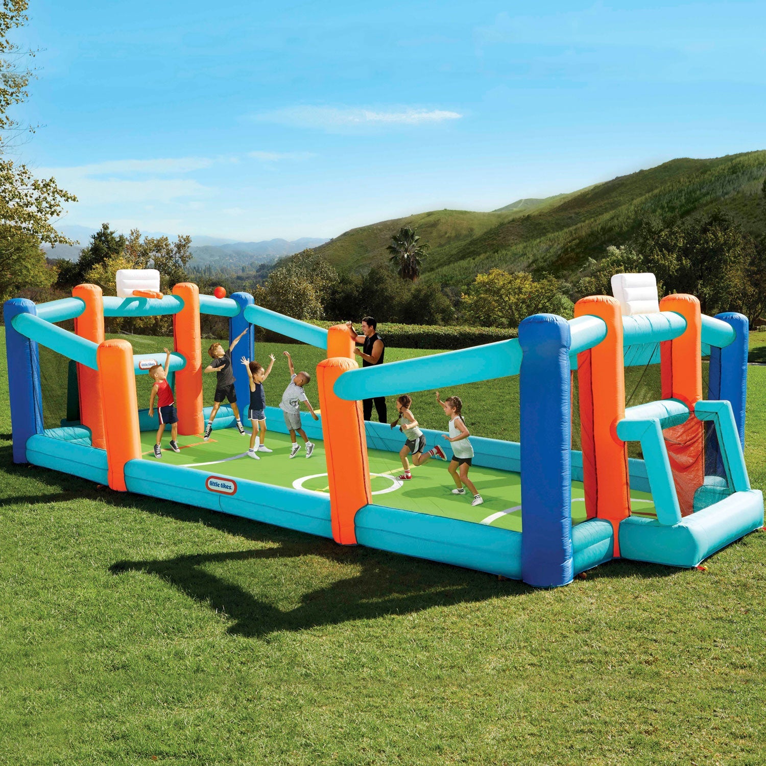 Little Tikes Huge Backyard Soccer & Basketball Court | Editor's Choice
